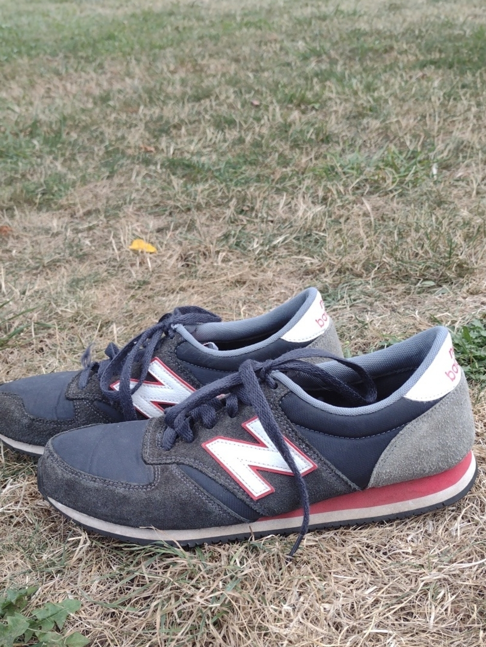 New Balance Men's Navy, Gray and Red Retro Runner